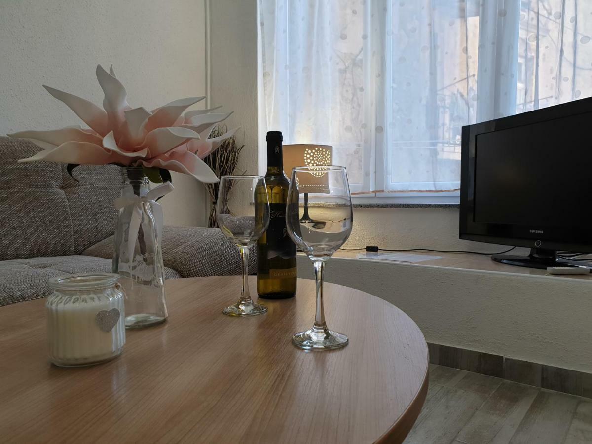 Manuela Appartement Senj  Buitenkant foto